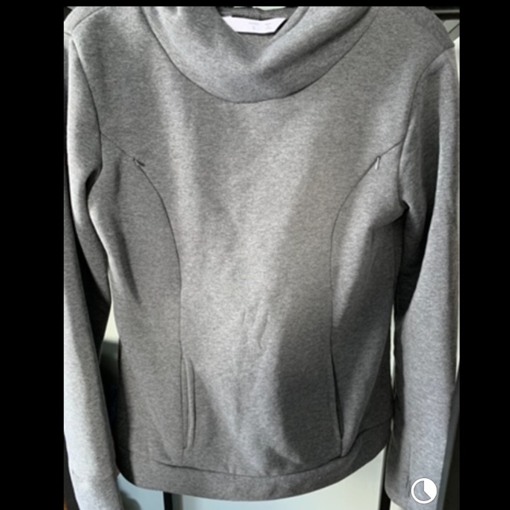 Breastfeeding/nursing sweatshirt with zippers